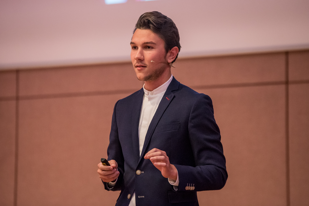 Moritz Dickfeld von YouTube bei der WebVideoCon 2017